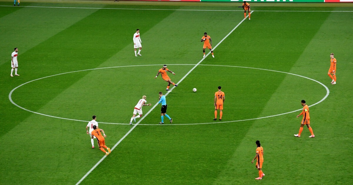 Голландские и турецкие команды сразятся в четвертьфинальном матче