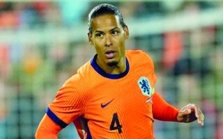 Вирджил ван Дейк сразу отправился в раздевалку без рукопожатий после матча против Англии