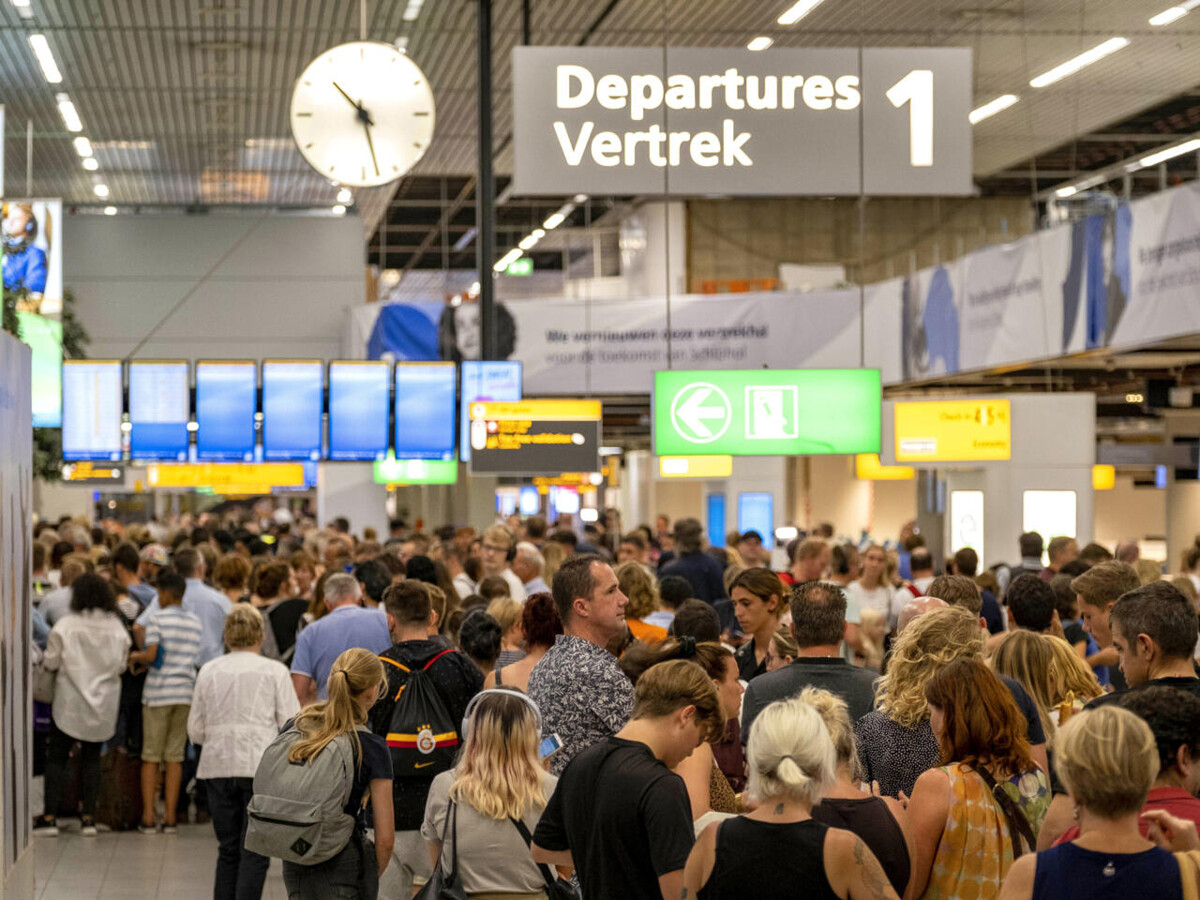 Технический сбой нарушает работу общественных услуг в Эйндховене