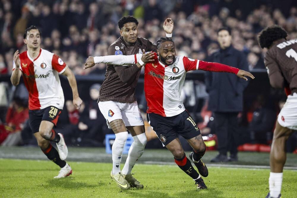 Grealish defends Sterling after criticism over Feyenoord debut