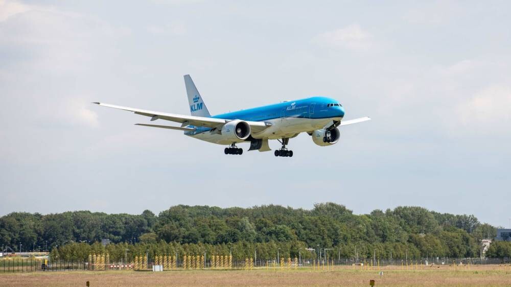 Boeing 777, эксплуатируемый KLM, вернулся в аэропорт Амстердама из-за технической проблемы