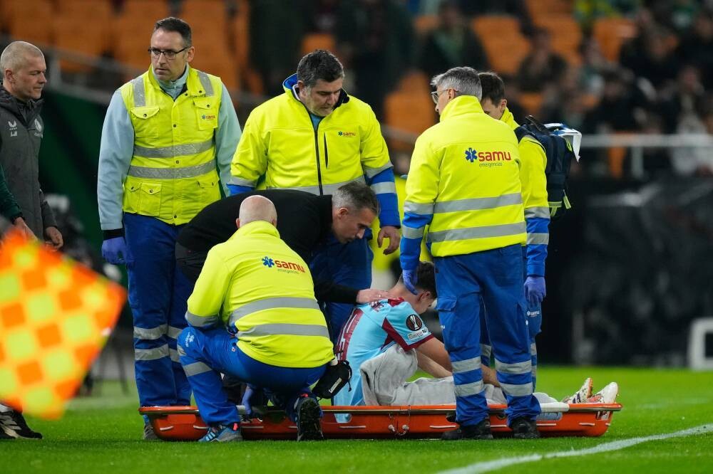 Van Persie Acknowledges Son's Serious Injury