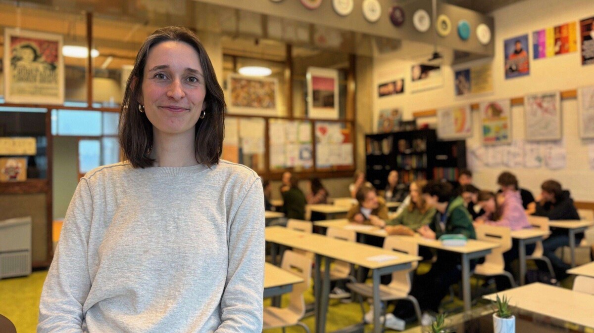 Dutch Schools Ban Phones to Improve Concentration