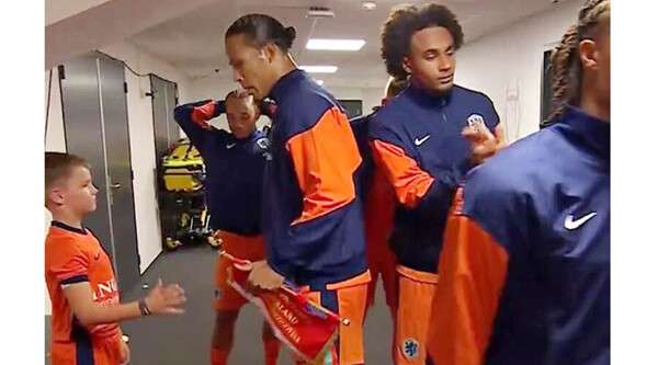 Странное поведение Фана Дайка в отношении Зимиле Зиркзи