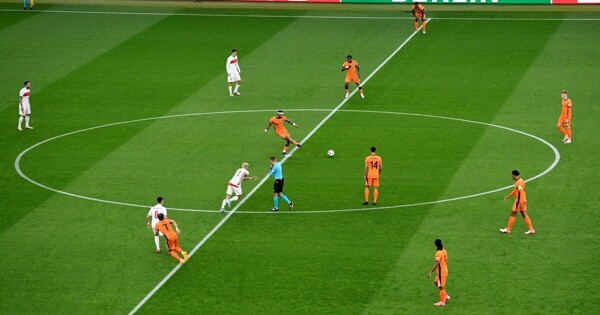 Голландские и турецкие команды сразятся в четвертьфинальном матче