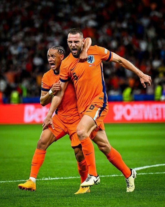 Нидерланды побеждают Турцию и проходят в полуфинал Евро