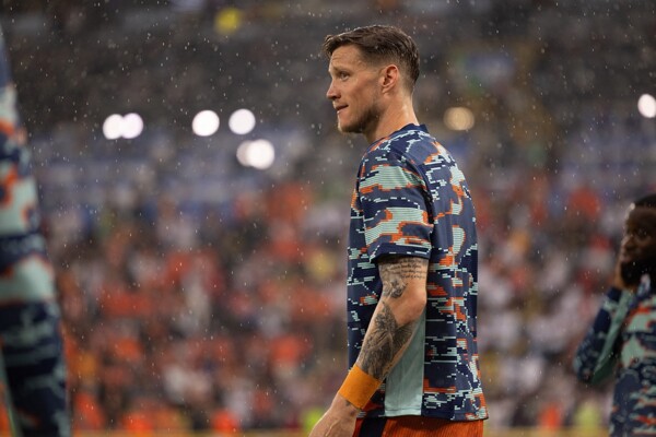 Аякс Амстердам подписывает контракт с новым игроком