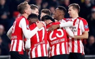 PSV Эйндховен выигрывает 25-й титул чемпиона Эредивизи со счетом 4-2 против Спарты Роттердам