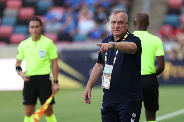 Dutch Coach Dick Advocaat Steps Down as Curaçao Manager