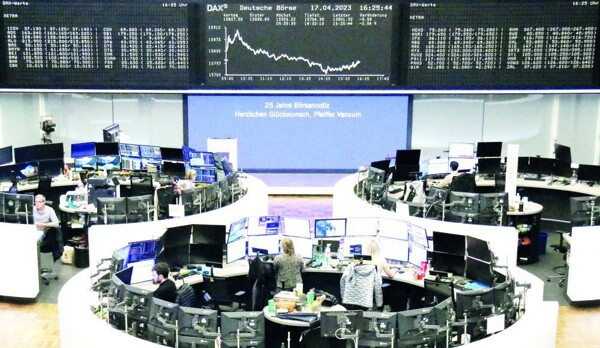 Европейские акции снижаются, несмотря на хорошие результаты нескольких компаний