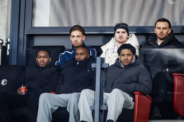 Robin van Persie Coaches Feyenoord